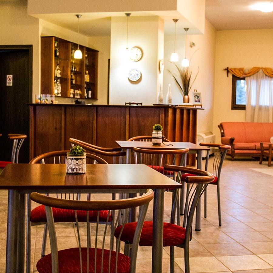 אלמירוס Hotel Alos מראה חיצוני תמונה